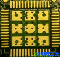 這也是不好的通孔設計，但部份通孔已經用綠漆(mask)蓋上，但仍有部份通孔未塞孔。 