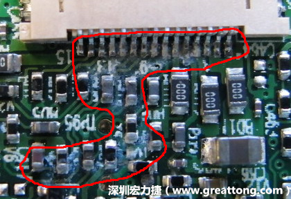 電路板疑似腐蝕氧化，懷疑電流異常過熱造成