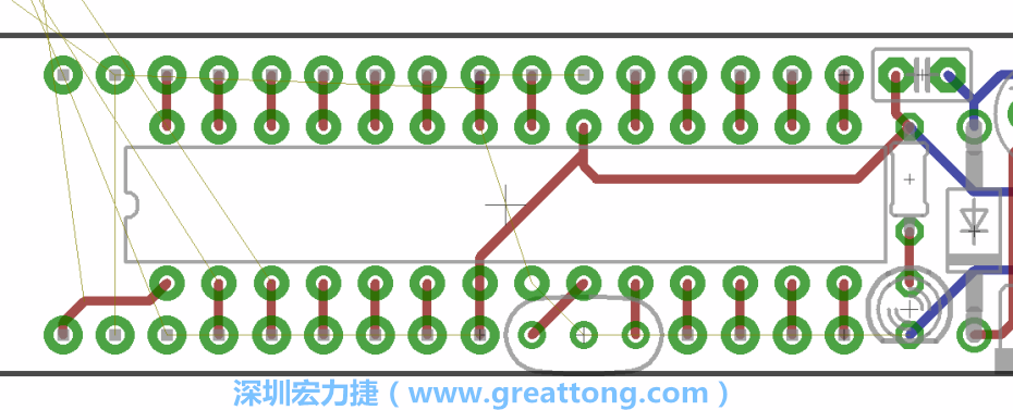 諧振器應擺放在ATmega微控制器的針腳8、9和10旁邊，在共鳴器和微控制器中間的高頻信號線應該要愈短愈好，此外，其它的信號線應該要遠離這個區域且配置在諧振器的下方，這樣做是為了防止不必要的無線電波干擾。