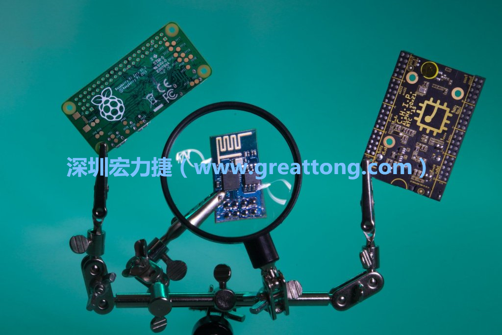 A Raspberry Pi Zero、ESP8266和CHIP。