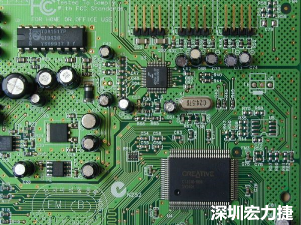 針對PCB區塊產生的EMI干擾問題，可使用EMI改善對策元件重點改善。