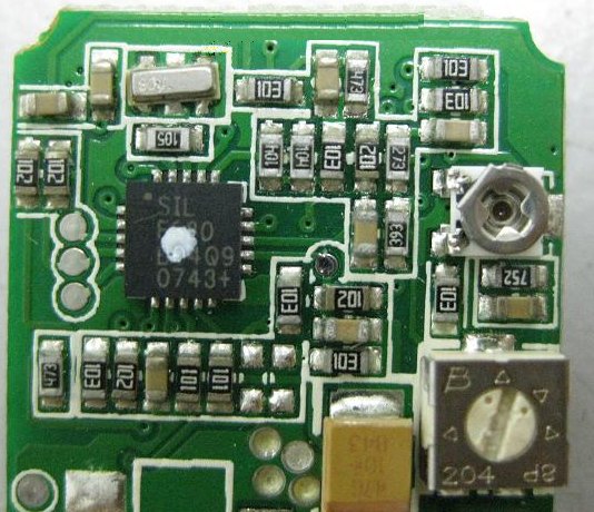 PCBA加工IC元件主要分為DIP及SMD兩大類，DIP 插件的IC，SMD (Surface Mount Device) 表面貼裝元件。