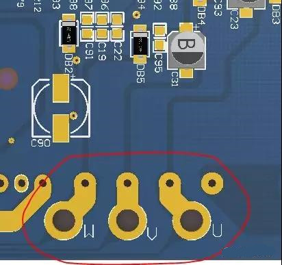 PCB設計不僅可以將PCB實現為即插即用的插件，而且可以增加焊料的厚度以達到過大電流的目的。